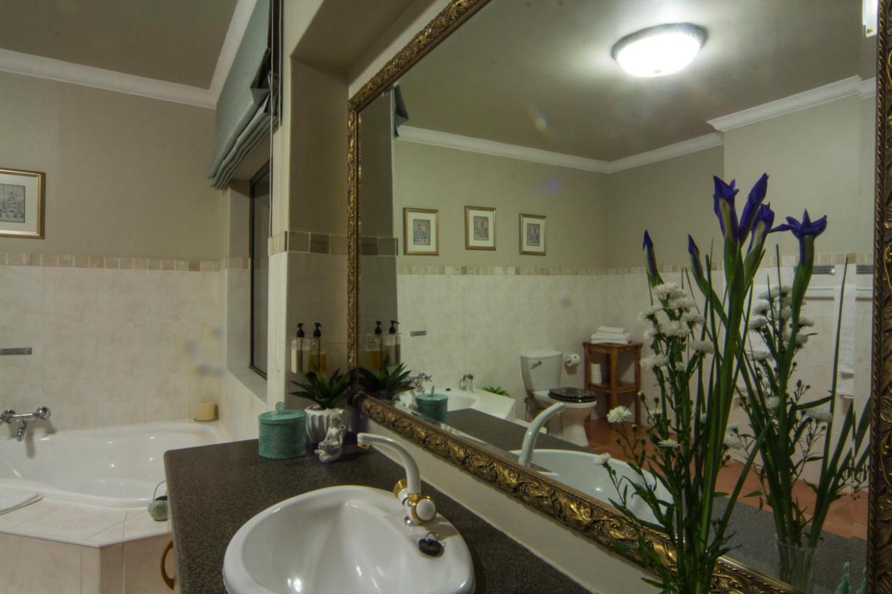 Casa Mia Guesthouse Table View Esterno foto